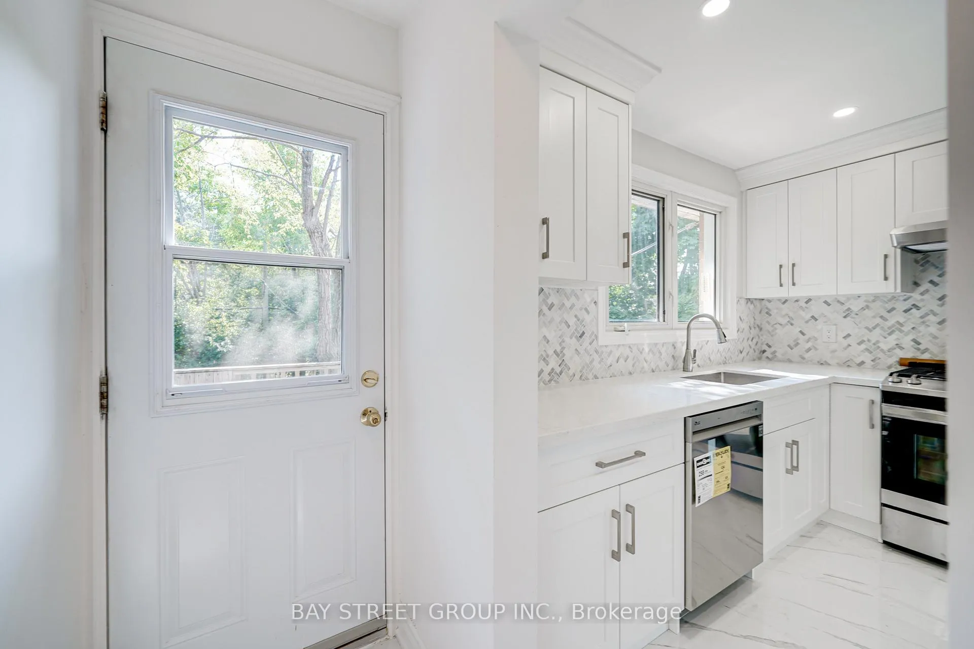 Photo 20 of 88 Miller Road, Oakville, College Park — HOMEH