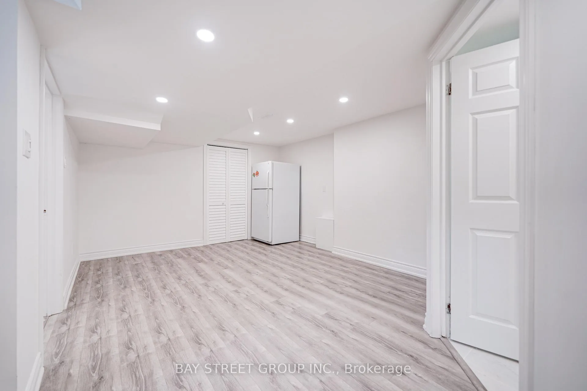 Photo 31 of 88 Miller Road, Oakville, College Park — HOMEH