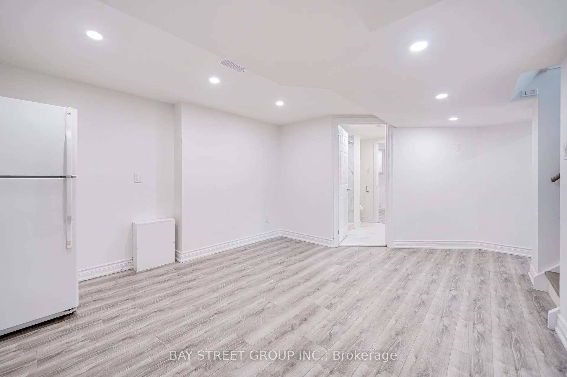 Photo 32 of 88 Miller Road, Oakville, College Park — HOMEH