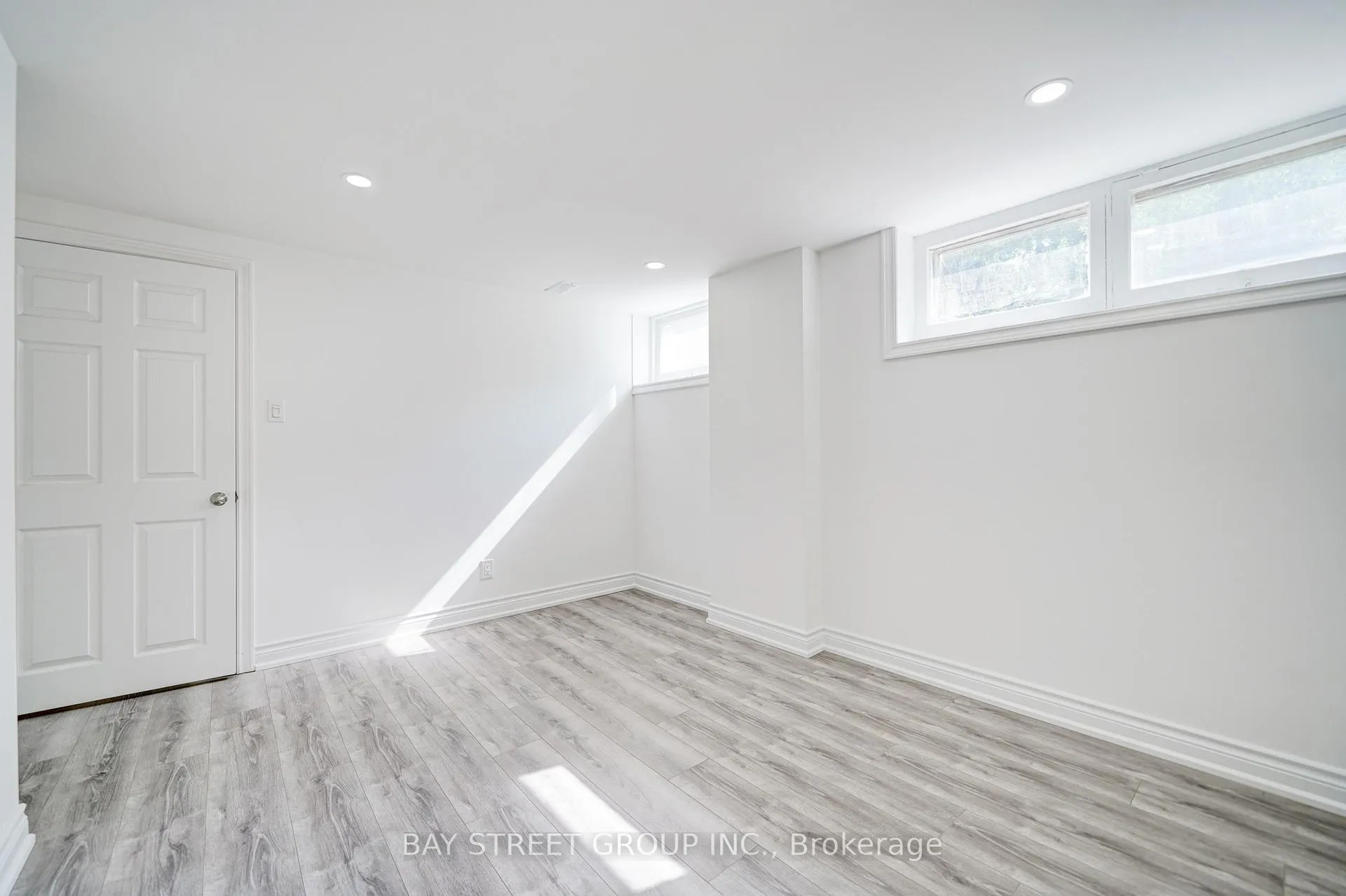 Photo 36 of 88 Miller Road, Oakville, College Park — HOMEH