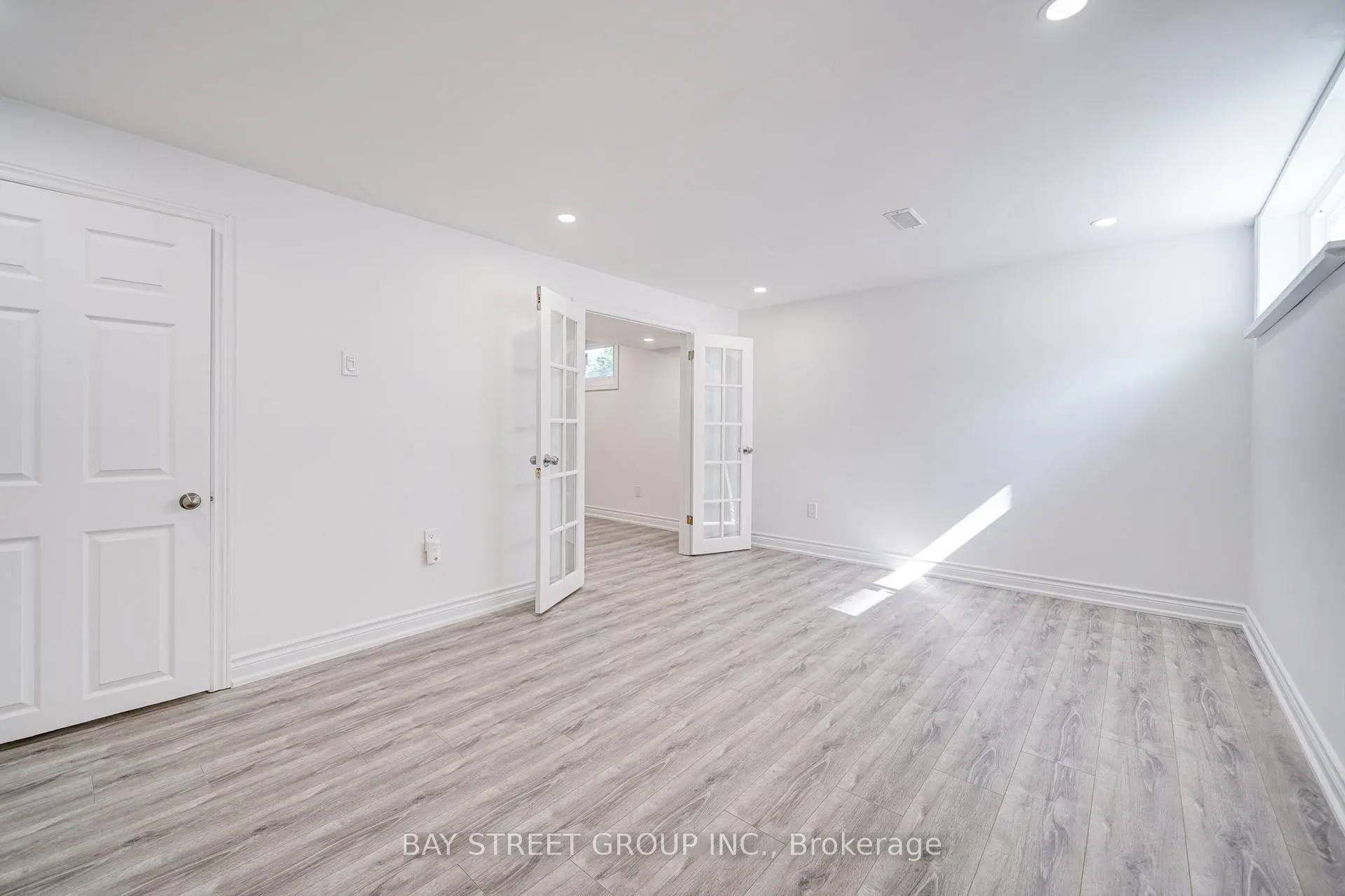 Photo 39 of 88 Miller Road, Oakville, College Park — HOMEH