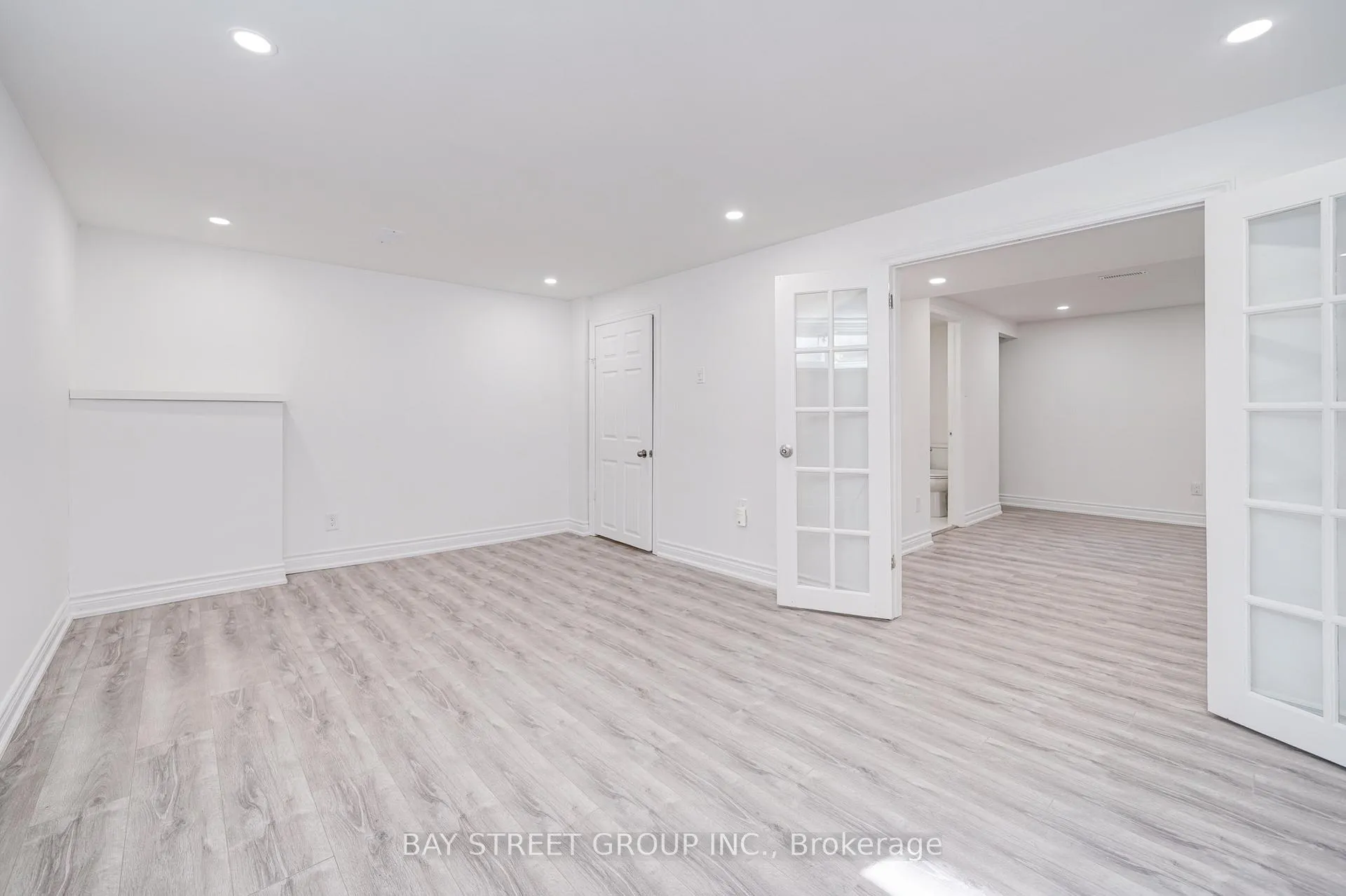 Photo 40 of 88 Miller Road, Oakville, College Park — HOMEH