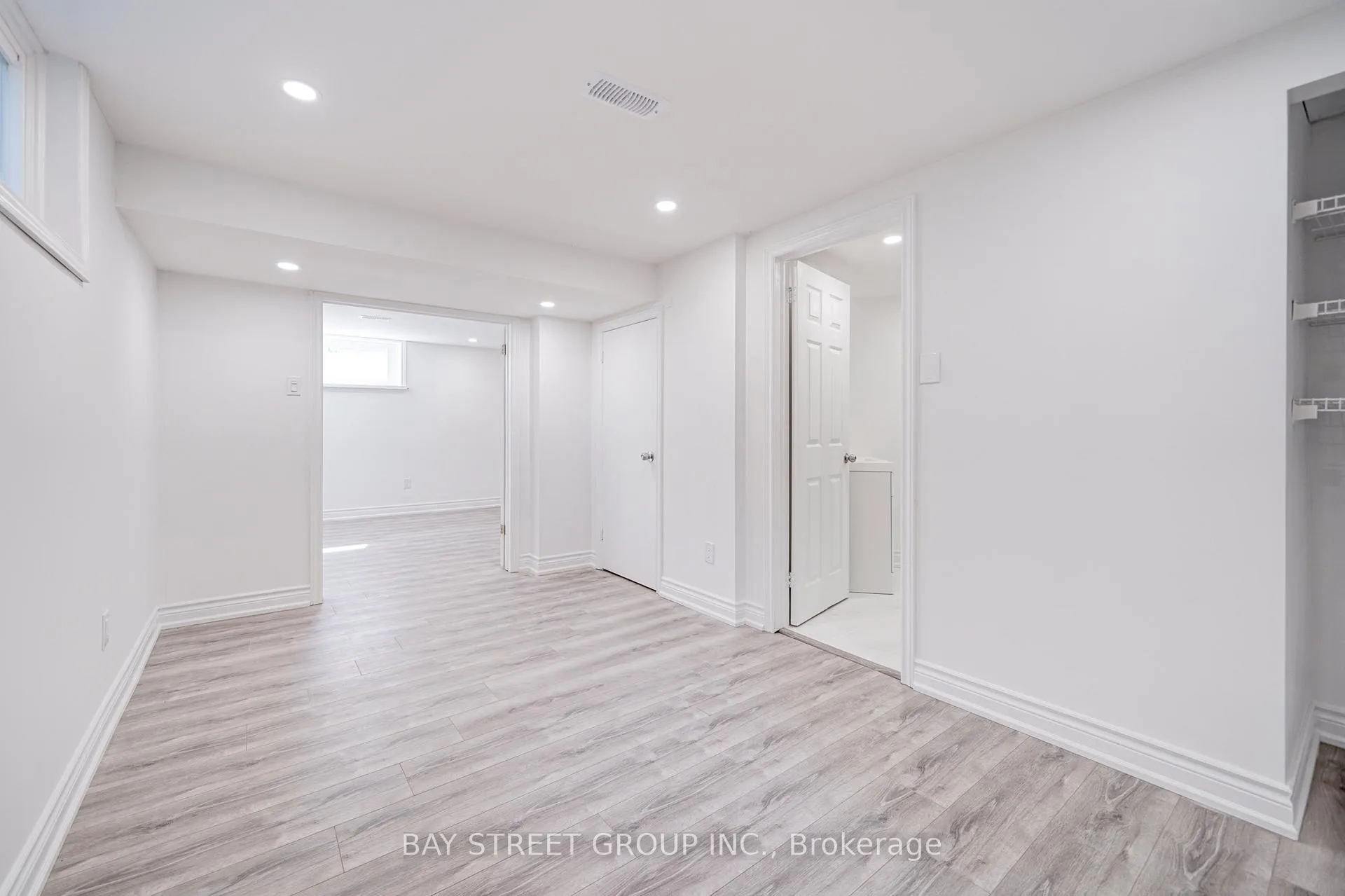 Photo 42 of 88 Miller Road, Oakville, College Park — HOMEH