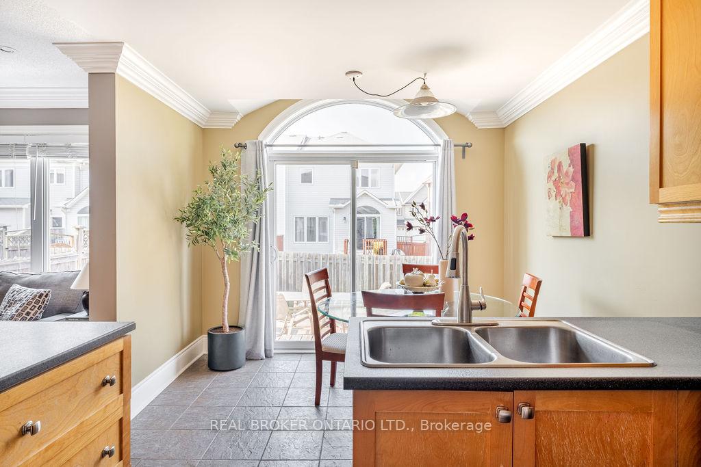 Photo 11 of 429 Sparkman Avenue, Ottawa, Avalon East — HOMEH