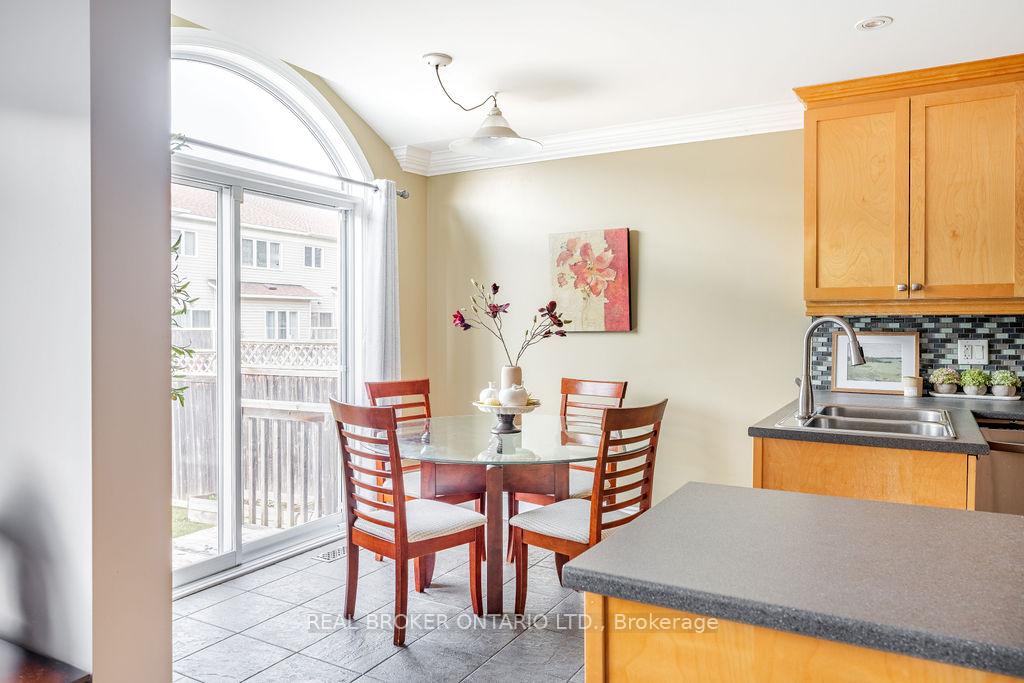 Photo 12 of 429 Sparkman Avenue, Ottawa, Avalon East — HOMEH