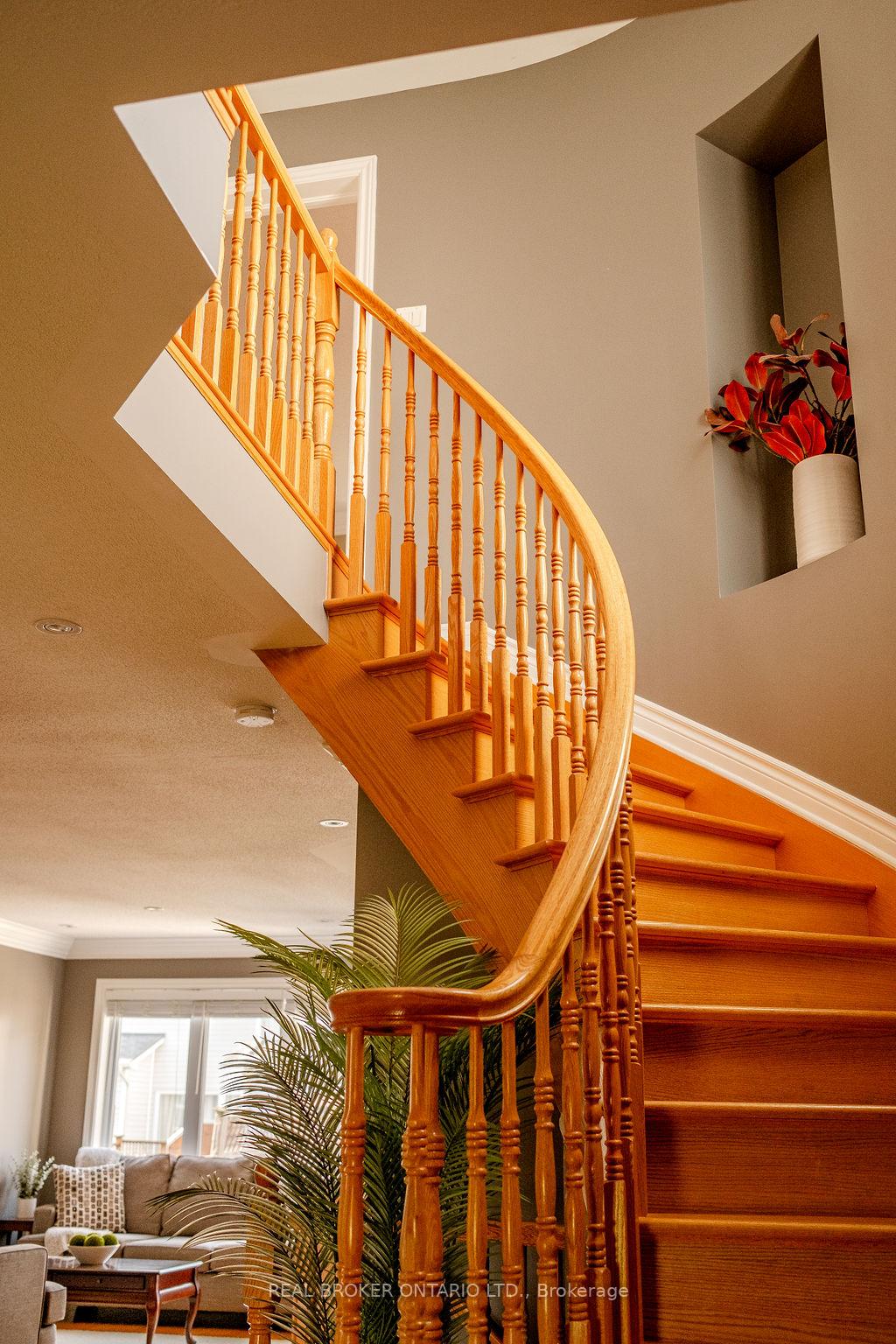 Photo 17 of 429 Sparkman Avenue, Ottawa, Avalon East — HOMEH