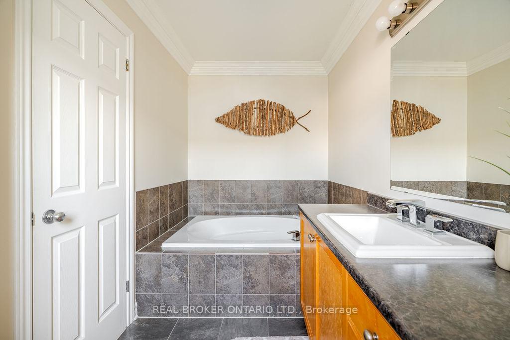 Photo 23 of 429 Sparkman Avenue, Ottawa, Avalon East — HOMEH