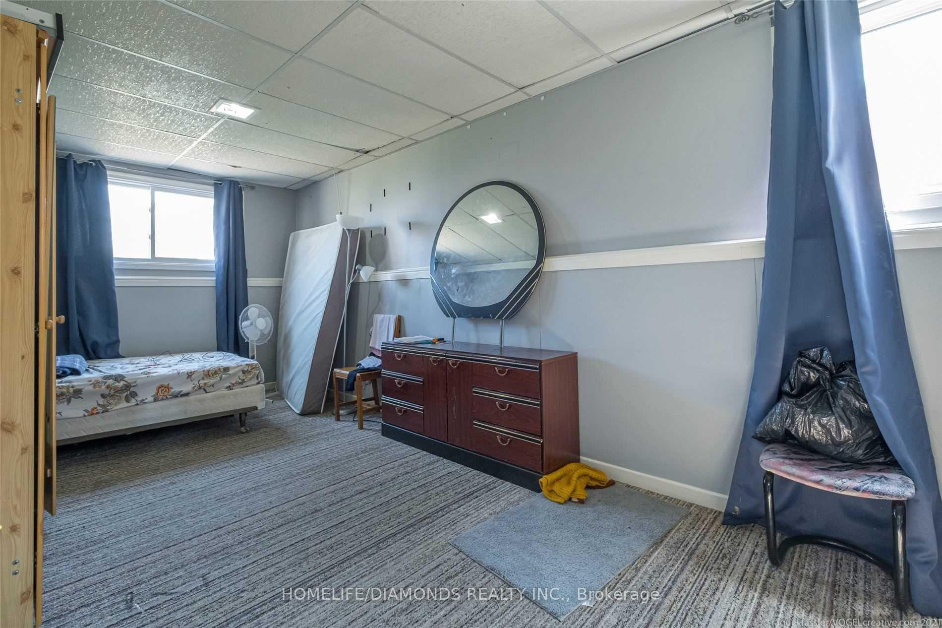 Photo 13 of 504 First Avenue, Welland, N. Welland — HOMEH