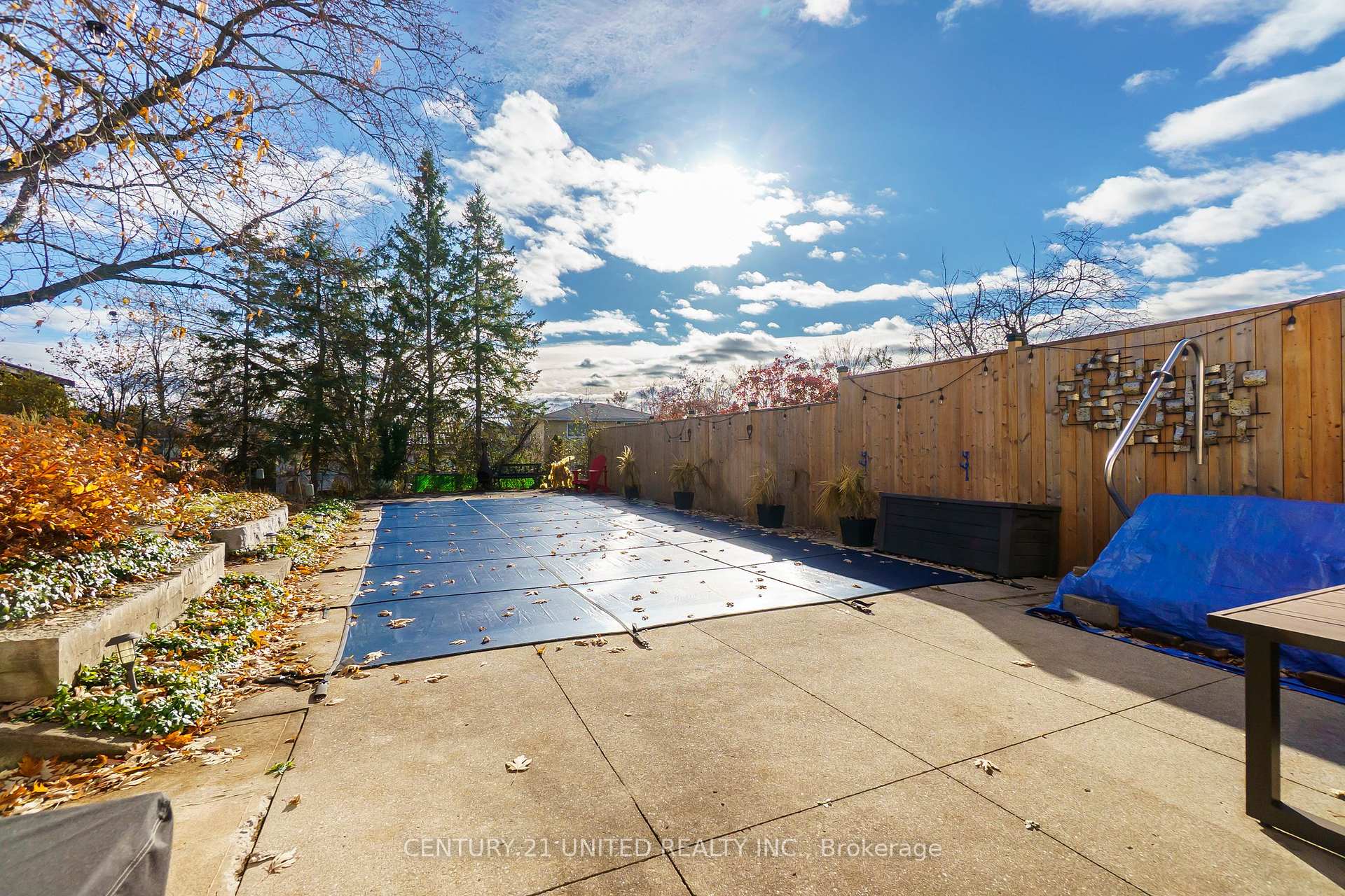 Photo 3 of 2627 Ridgetop Crescent, Peterborough, Ashburnham Ward 4 — HOMEH