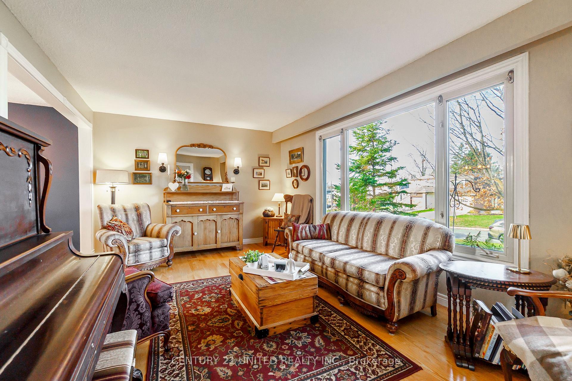 Photo 8 of 2627 Ridgetop Crescent, Peterborough, Ashburnham Ward 4 — HOMEH