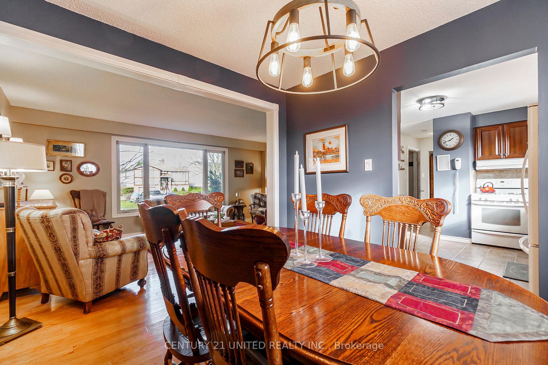 Photo 10 of 2627 Ridgetop Crescent, Peterborough, Ashburnham Ward 4 — HOMEH