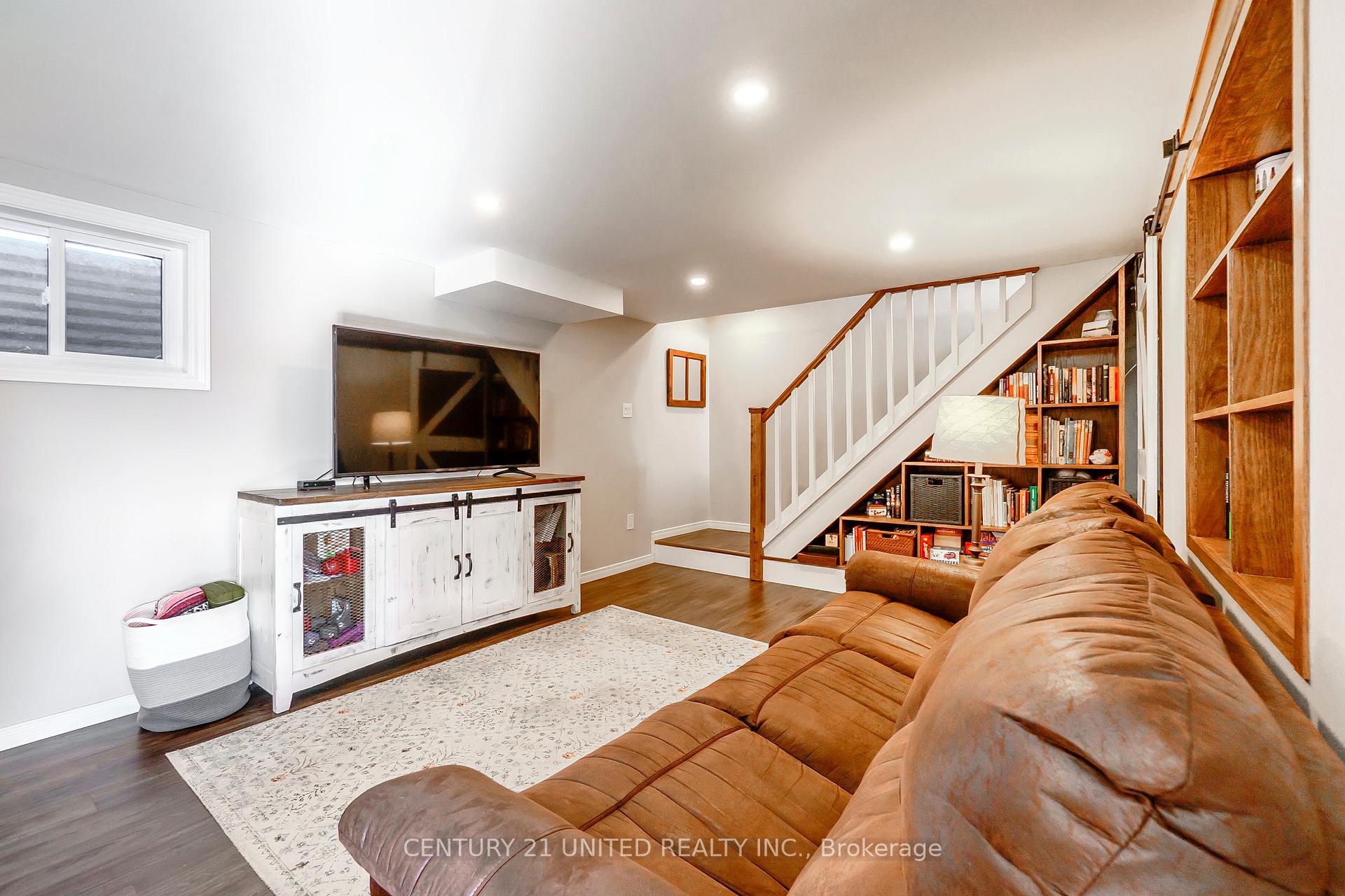 Photo 21 of 2627 Ridgetop Crescent, Peterborough, Ashburnham Ward 4 — HOMEH