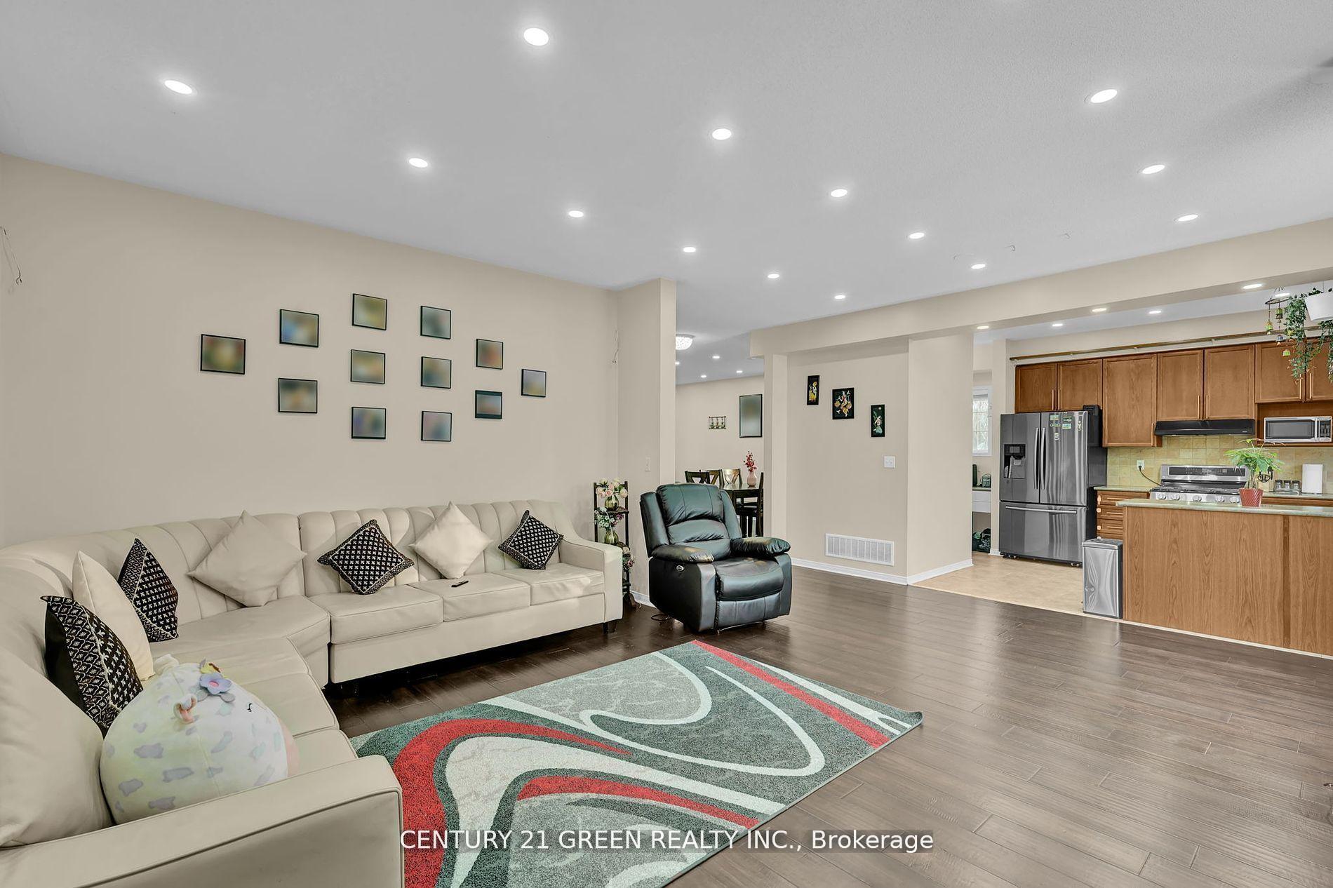 Photo 5 of 1070 Songbird Drive, Oshawa, Pinecrest — HOMEH