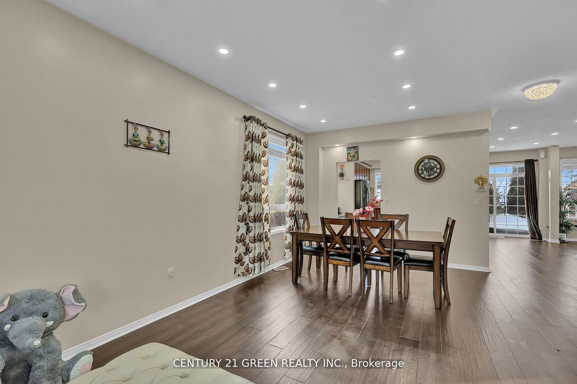 Photo 11 of 1070 Songbird Drive, Oshawa, Pinecrest — HOMEH