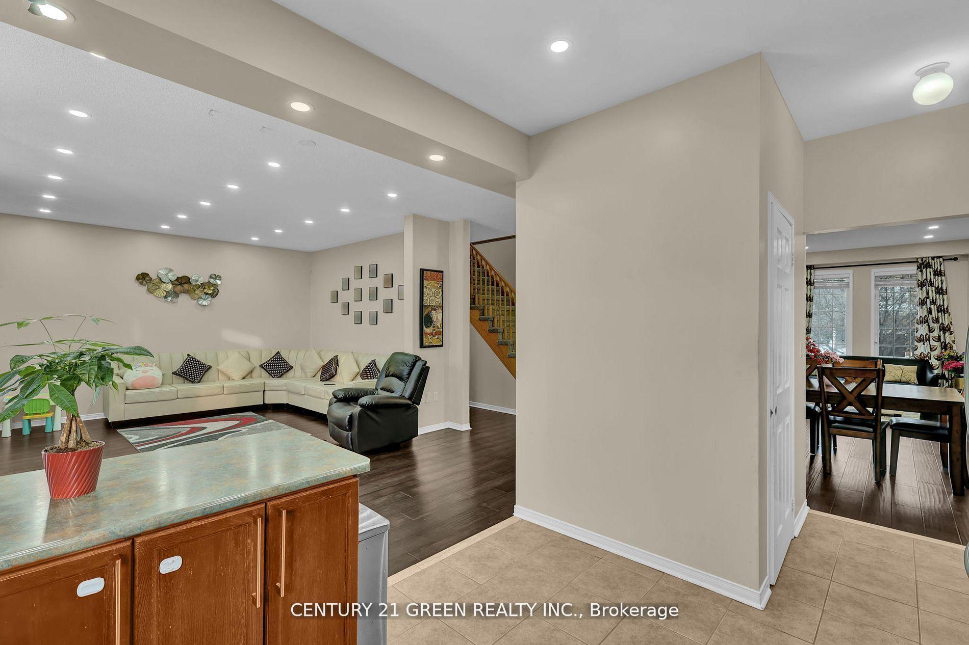 Photo 16 of 1070 Songbird Drive, Oshawa, Pinecrest — HOMEH