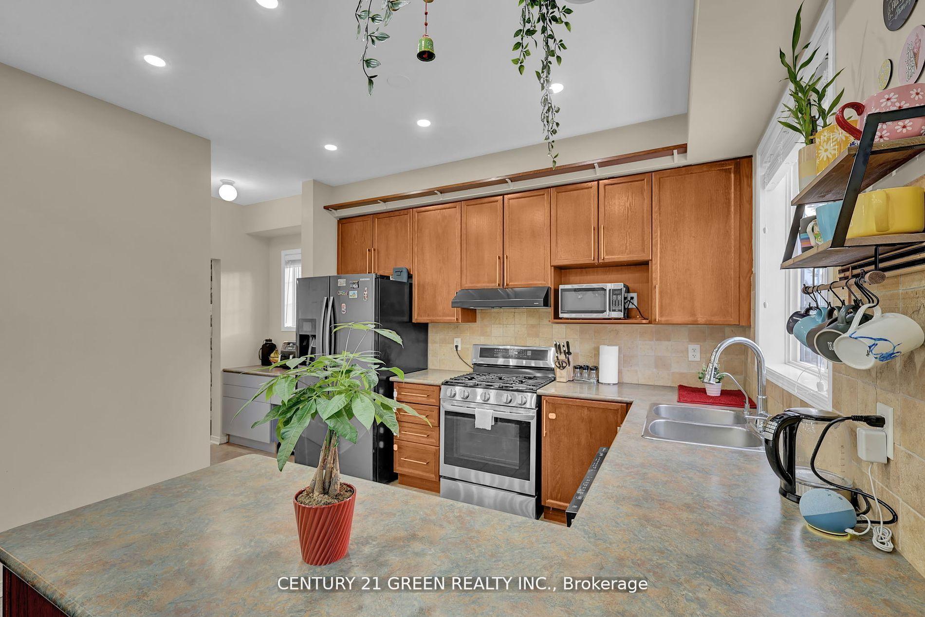 Photo 18 of 1070 Songbird Drive, Oshawa, Pinecrest — HOMEH