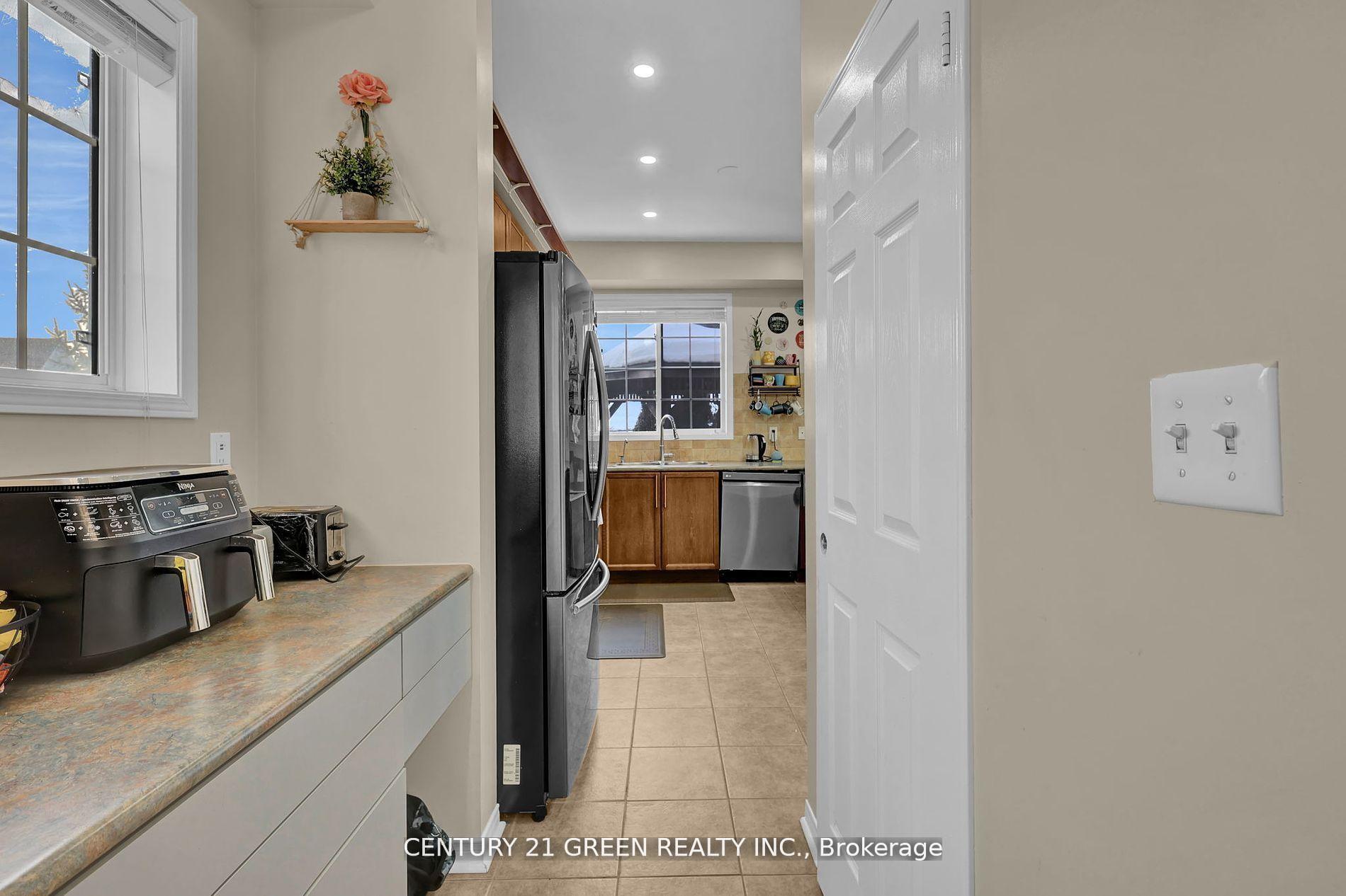 Photo 21 of 1070 Songbird Drive, Oshawa, Pinecrest — HOMEH