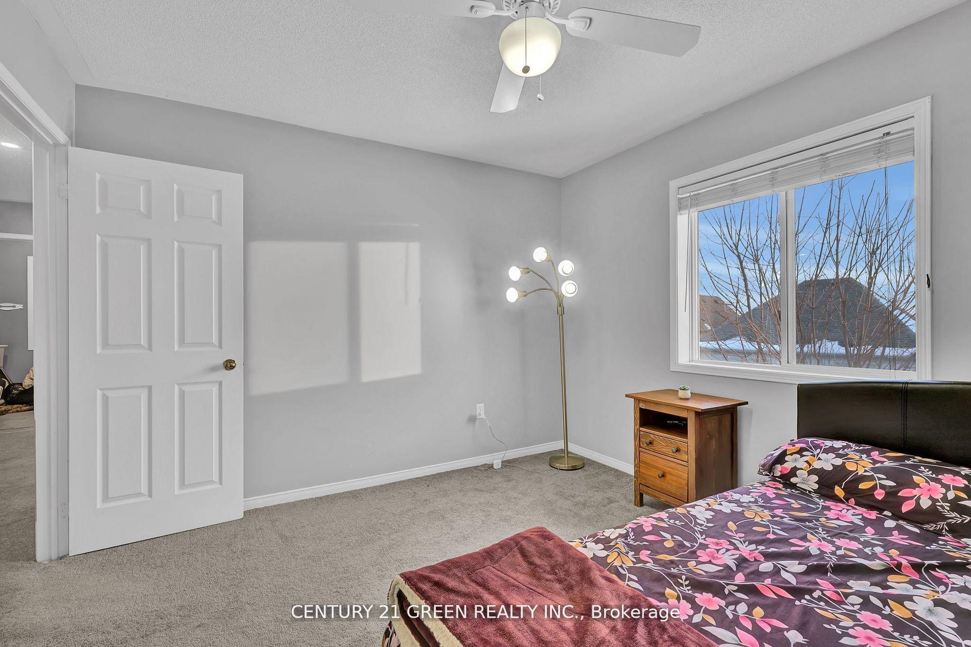 Photo 36 of 1070 Songbird Drive, Oshawa, Pinecrest — HOMEH