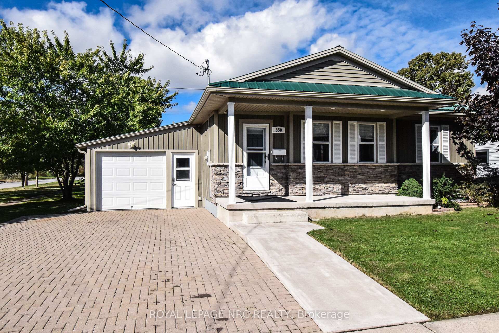Photo 2 of 850 David Street, Welland, Lincoln/Crowland — HOMEH