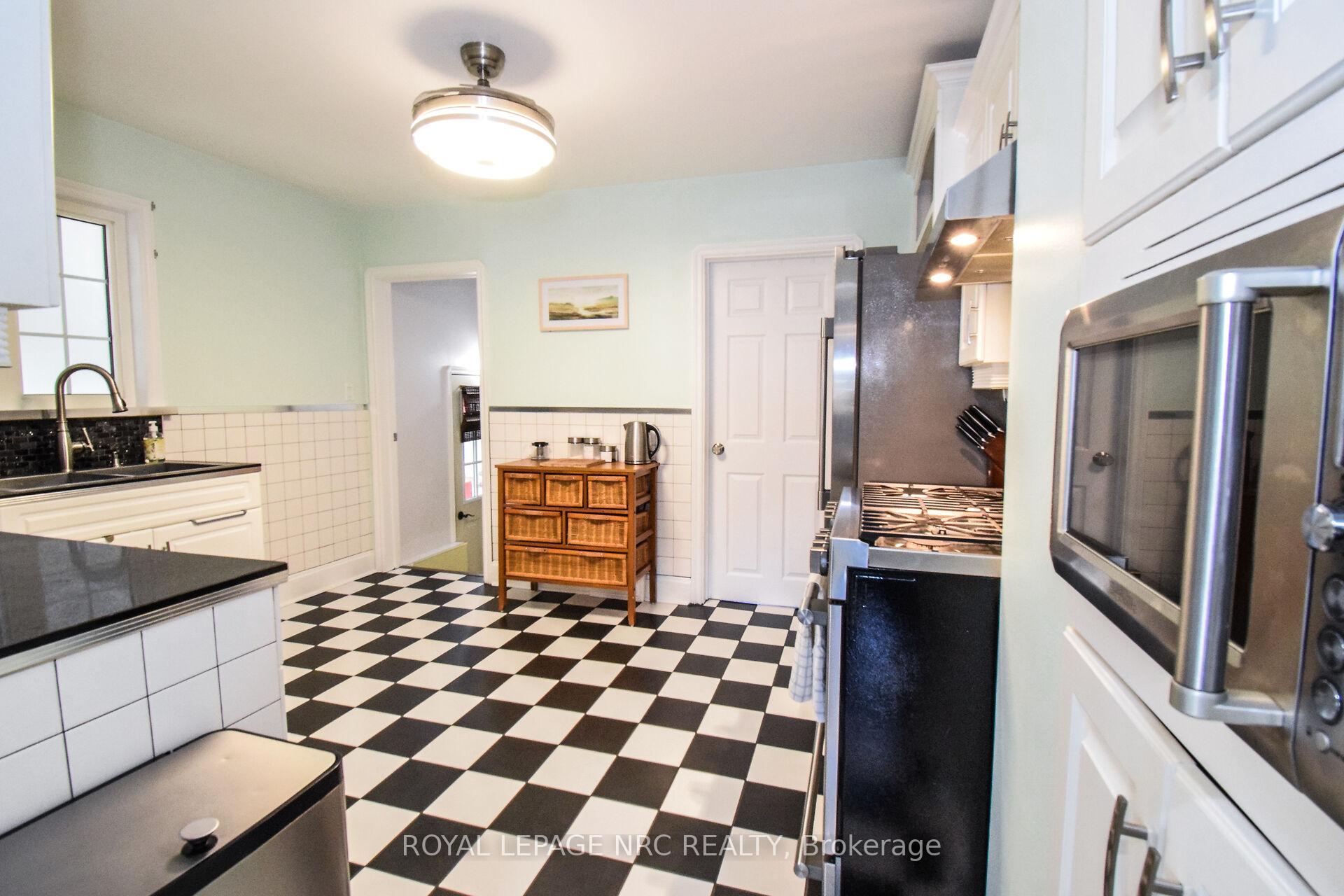 Photo 10 of 850 David Street, Welland, Lincoln/Crowland — HOMEH