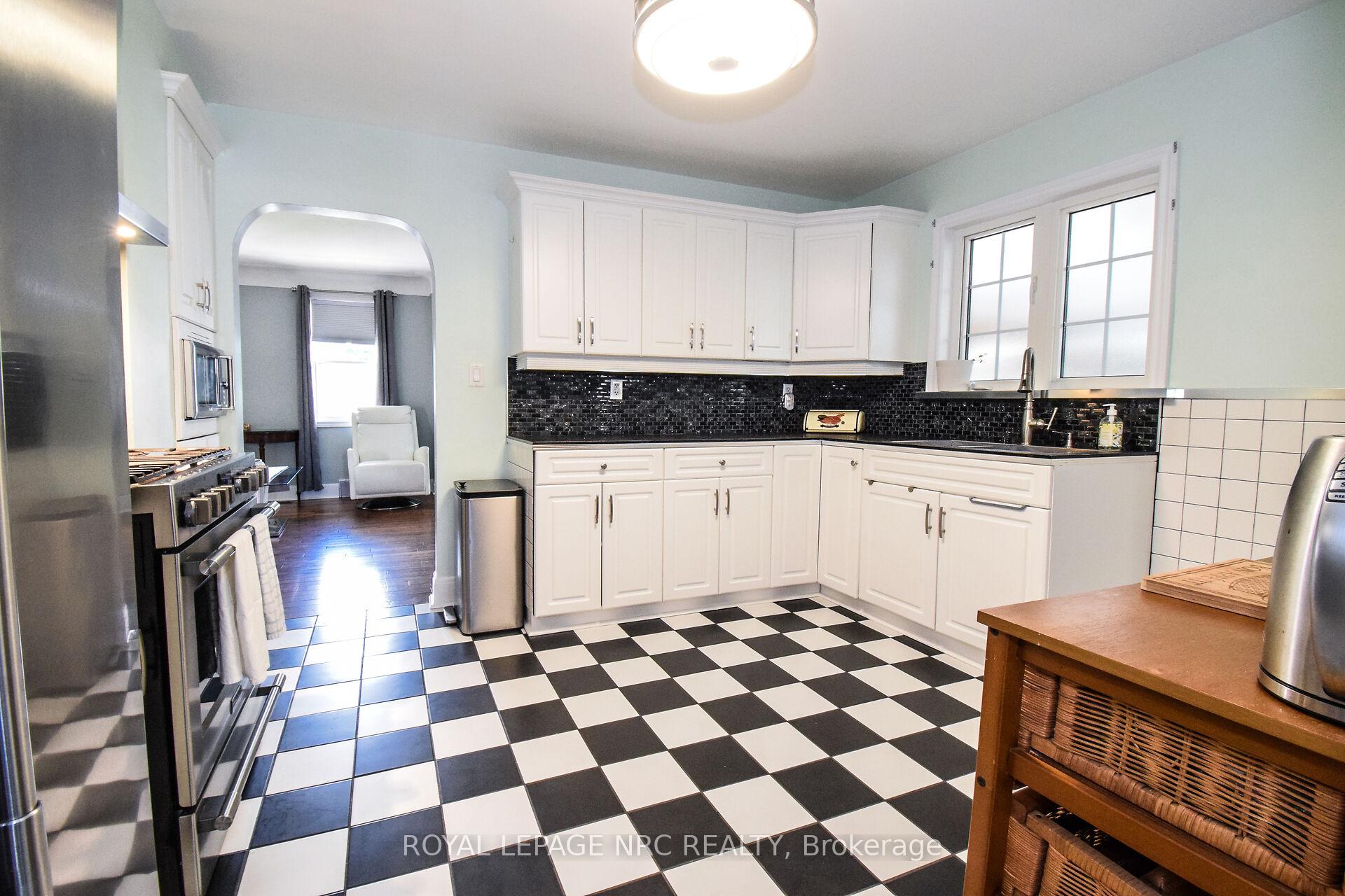 Photo 11 of 850 David Street, Welland, Lincoln/Crowland — HOMEH