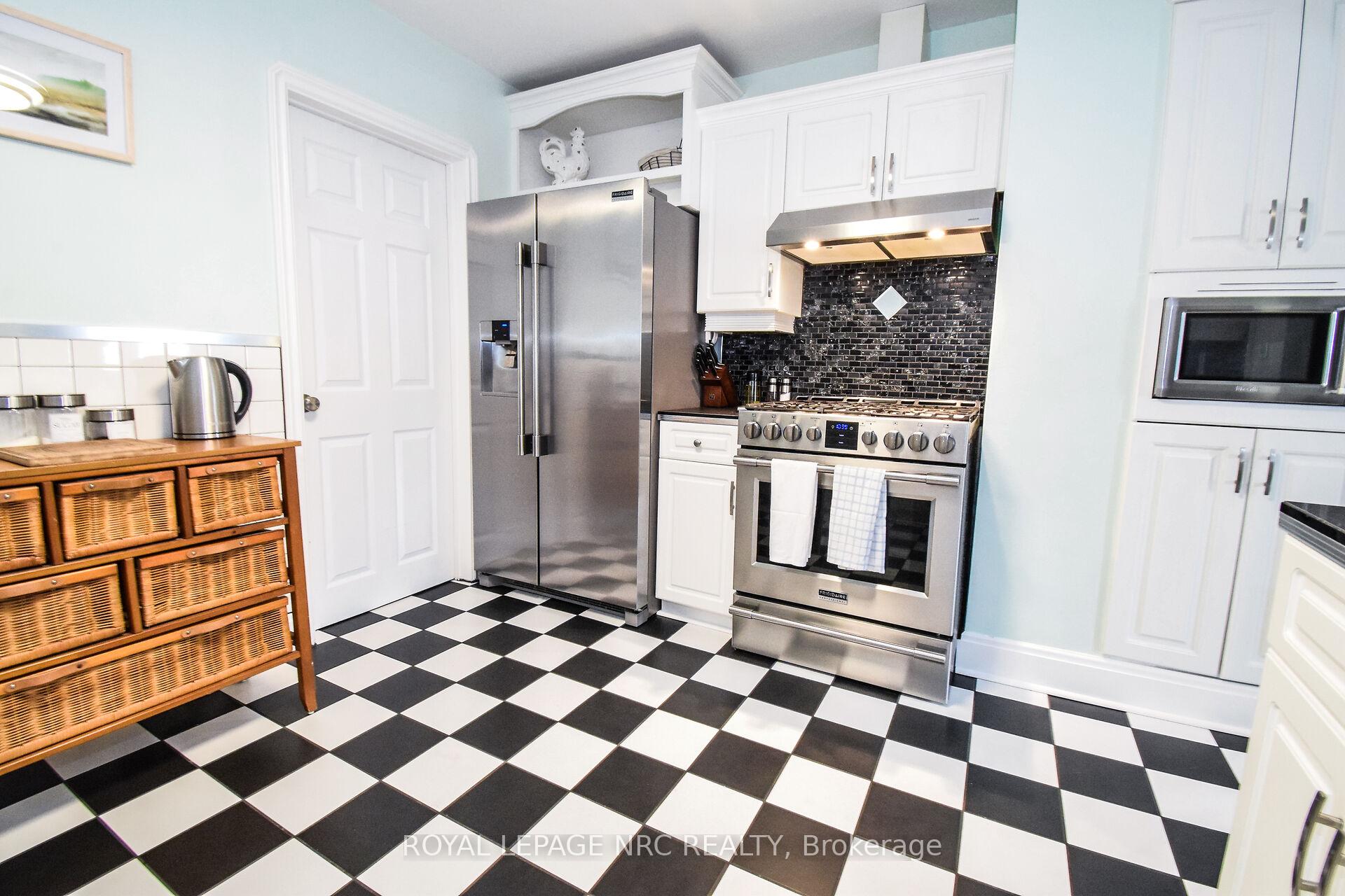 Photo 13 of 850 David Street, Welland, Lincoln/Crowland — HOMEH