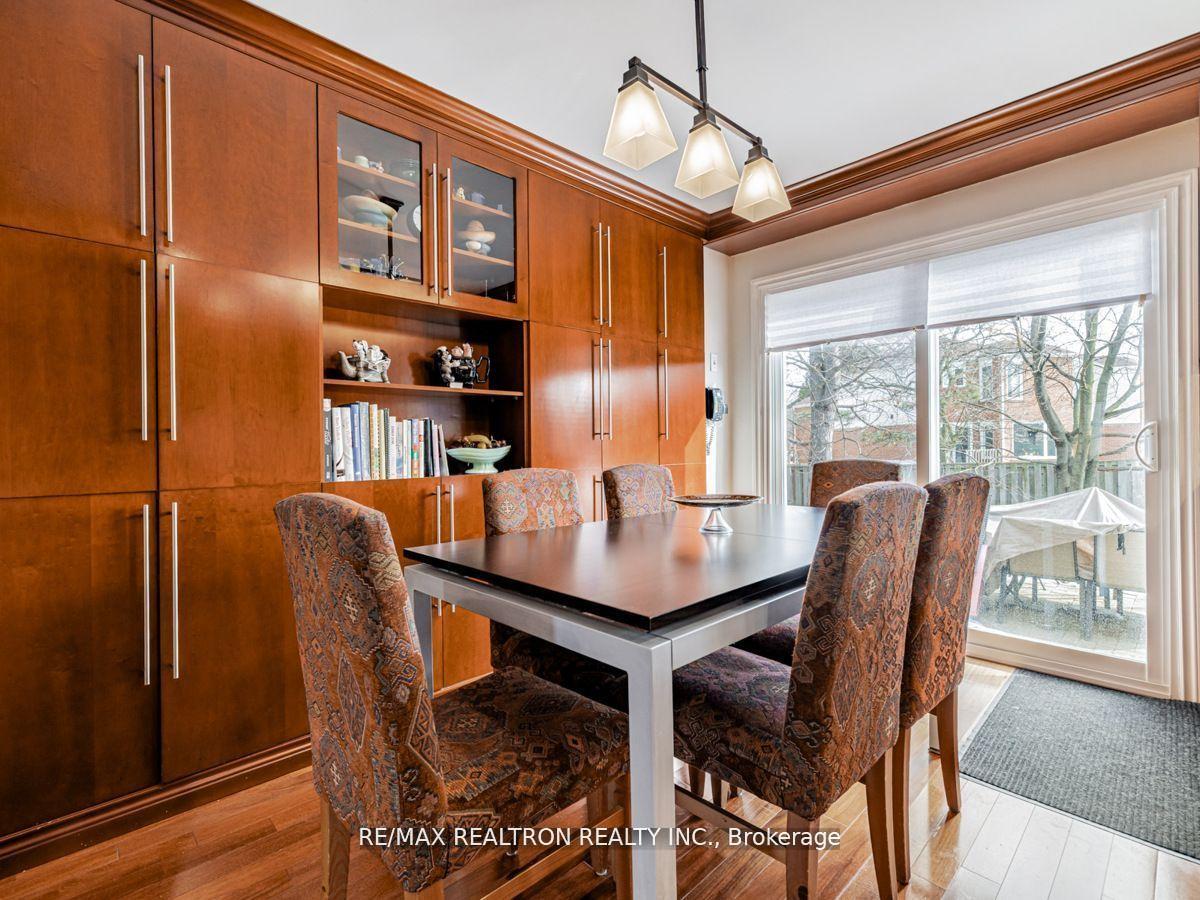 Photo 12 of 209 Charles Street, Vaughan, Crestwood-Springfarm-Yorkhill — HOMEH