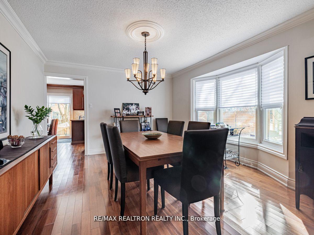 Photo 15 of 209 Charles Street, Vaughan, Crestwood-Springfarm-Yorkhill — HOMEH