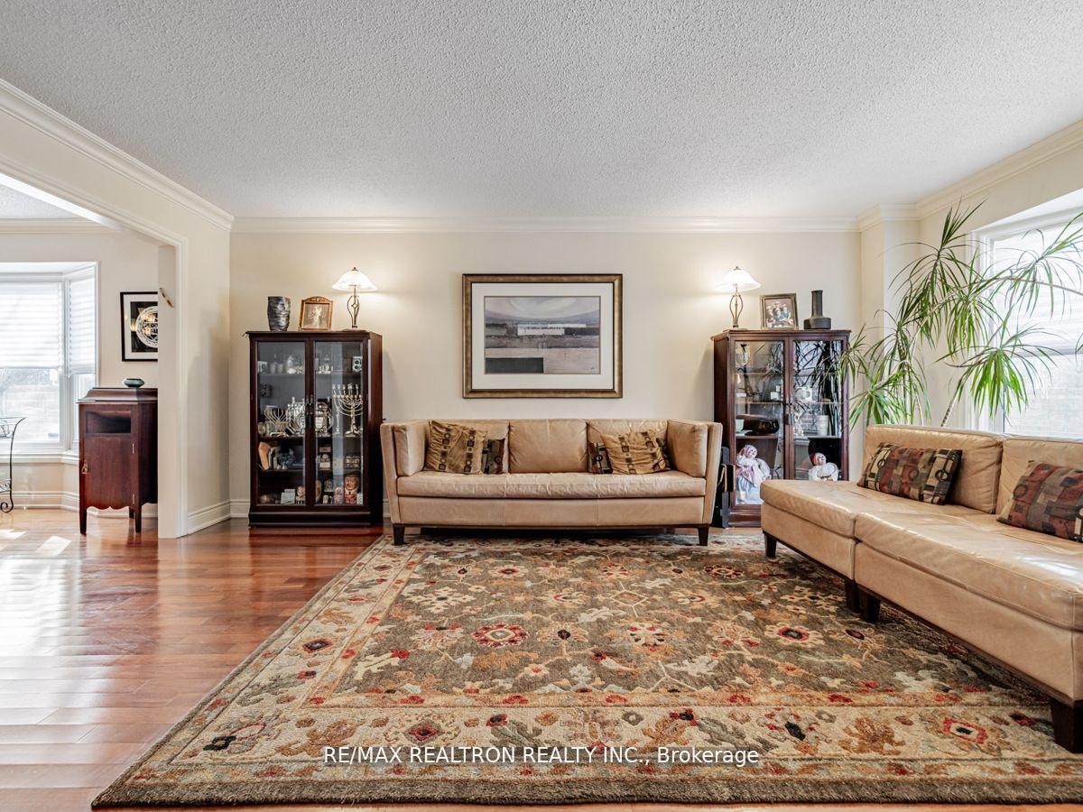 Photo 17 of 209 Charles Street, Vaughan, Crestwood-Springfarm-Yorkhill — HOMEH