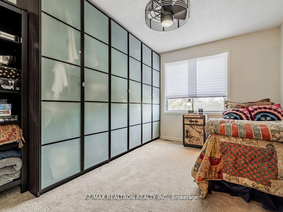 Photo 20 of 209 Charles Street, Vaughan, Crestwood-Springfarm-Yorkhill — HOMEH