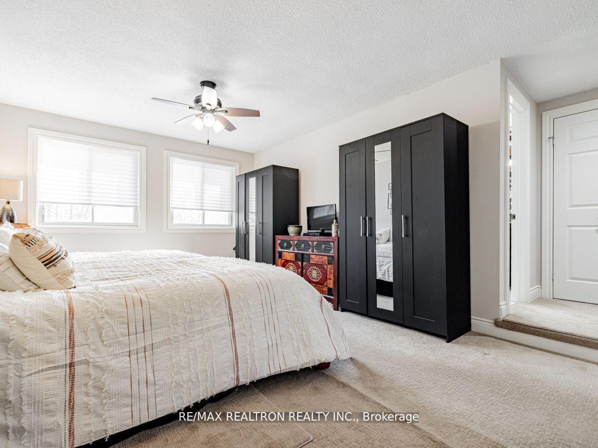 Photo 23 of 209 Charles Street, Vaughan, Crestwood-Springfarm-Yorkhill — HOMEH