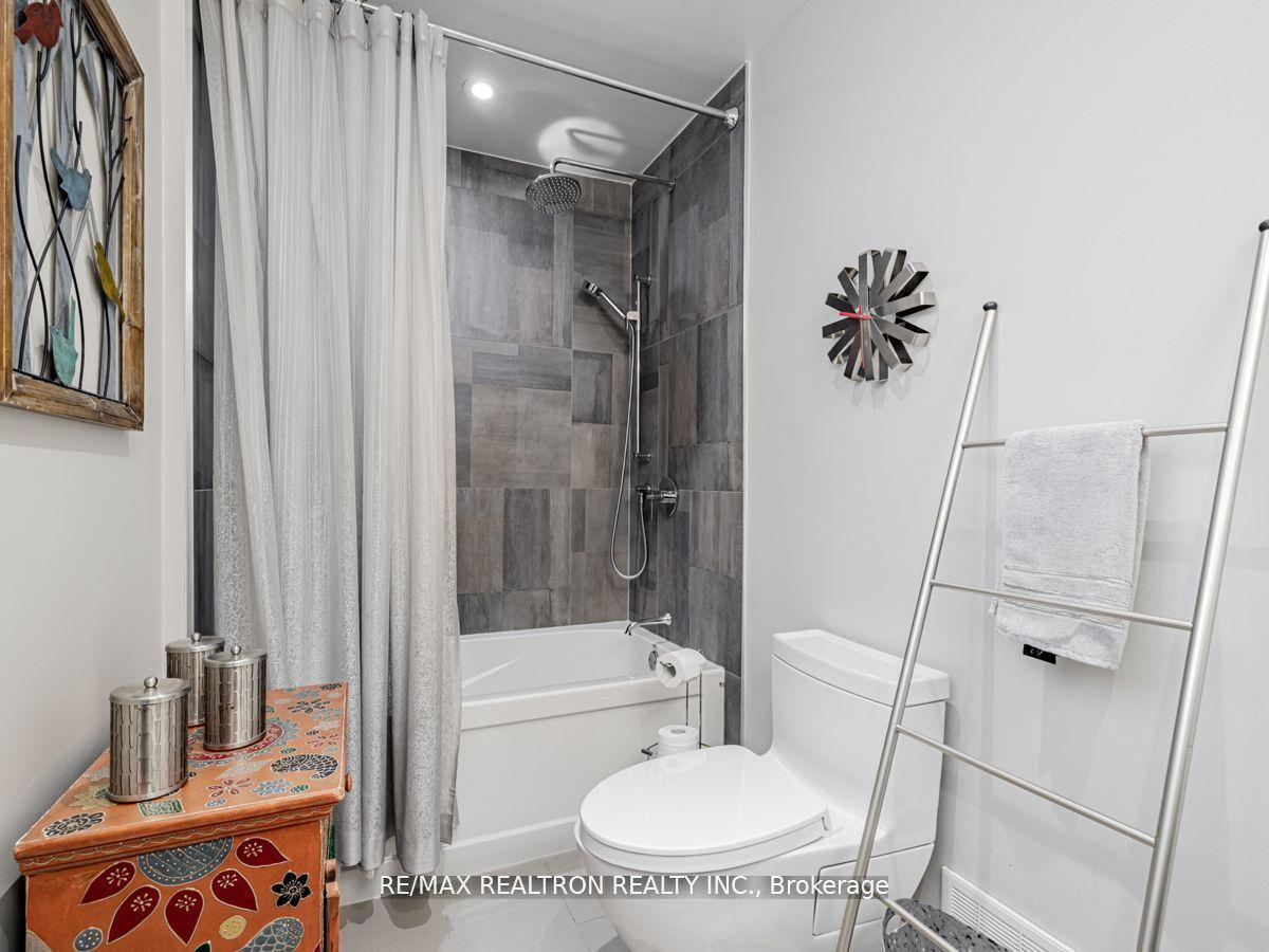 Photo 27 of 209 Charles Street, Vaughan, Crestwood-Springfarm-Yorkhill — HOMEH