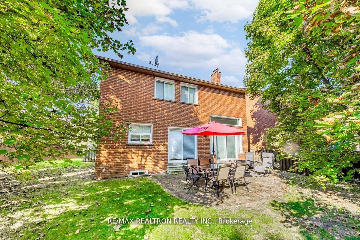 Photo 33 of 209 Charles Street, Vaughan, Crestwood-Springfarm-Yorkhill — HOMEH