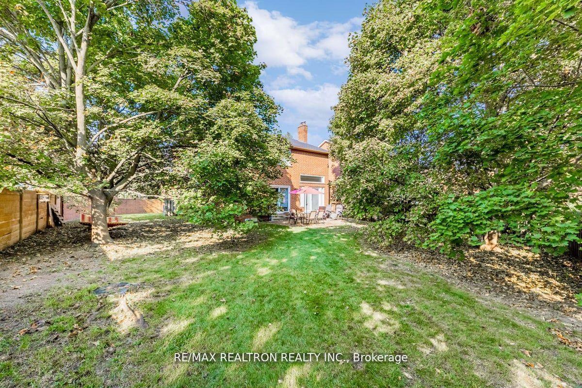 Photo 34 of 209 Charles Street, Vaughan, Crestwood-Springfarm-Yorkhill — HOMEH