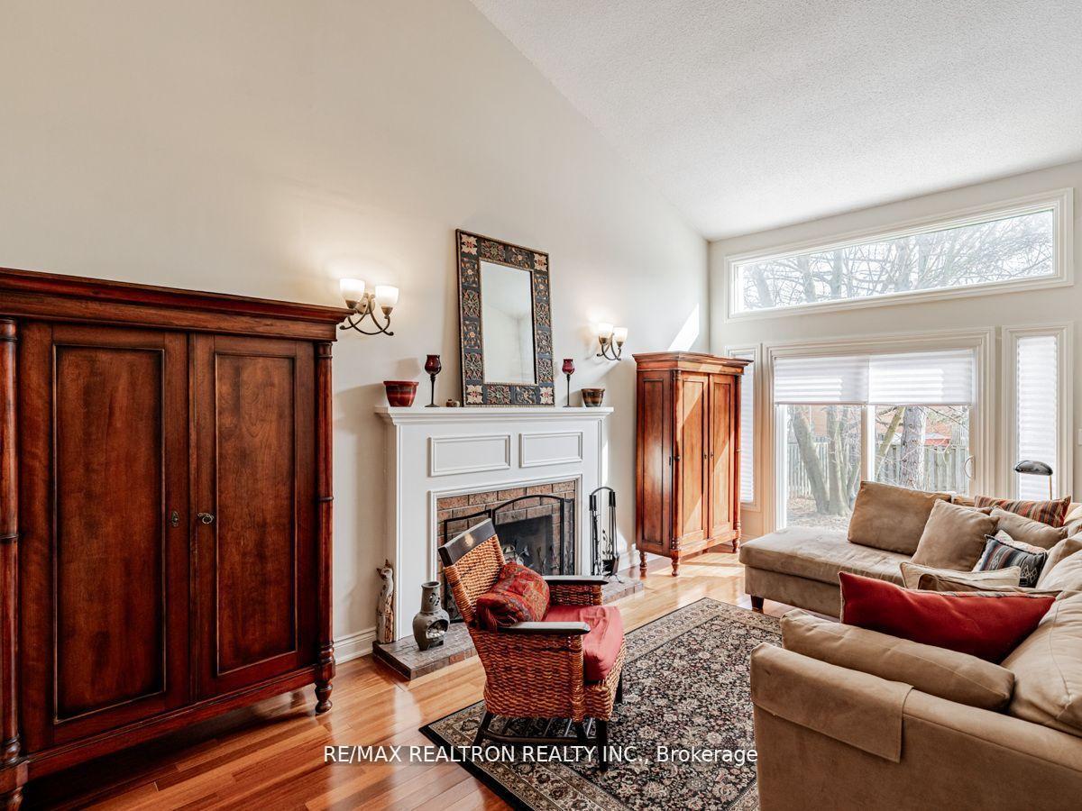 Photo 36 of 209 Charles Street, Vaughan, Crestwood-Springfarm-Yorkhill — HOMEH