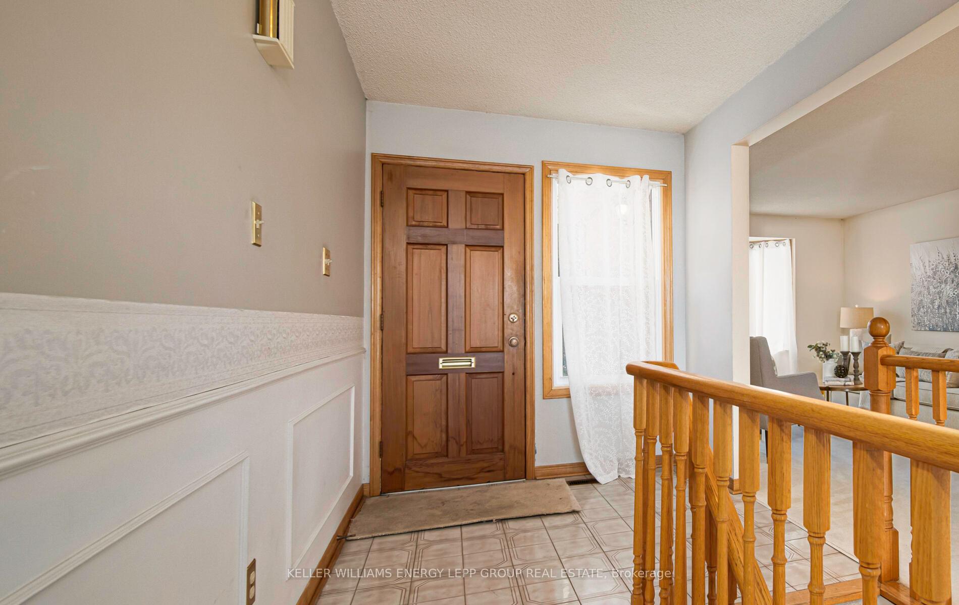 Photo 5 of 8 Hialeah Crescent, Whitby, Blue Grass Meadows — HOMEH