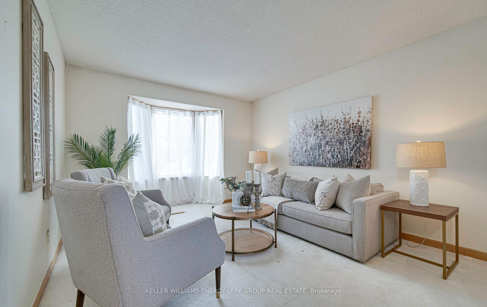 Photo 7 of 8 Hialeah Crescent, Whitby, Blue Grass Meadows — HOMEH