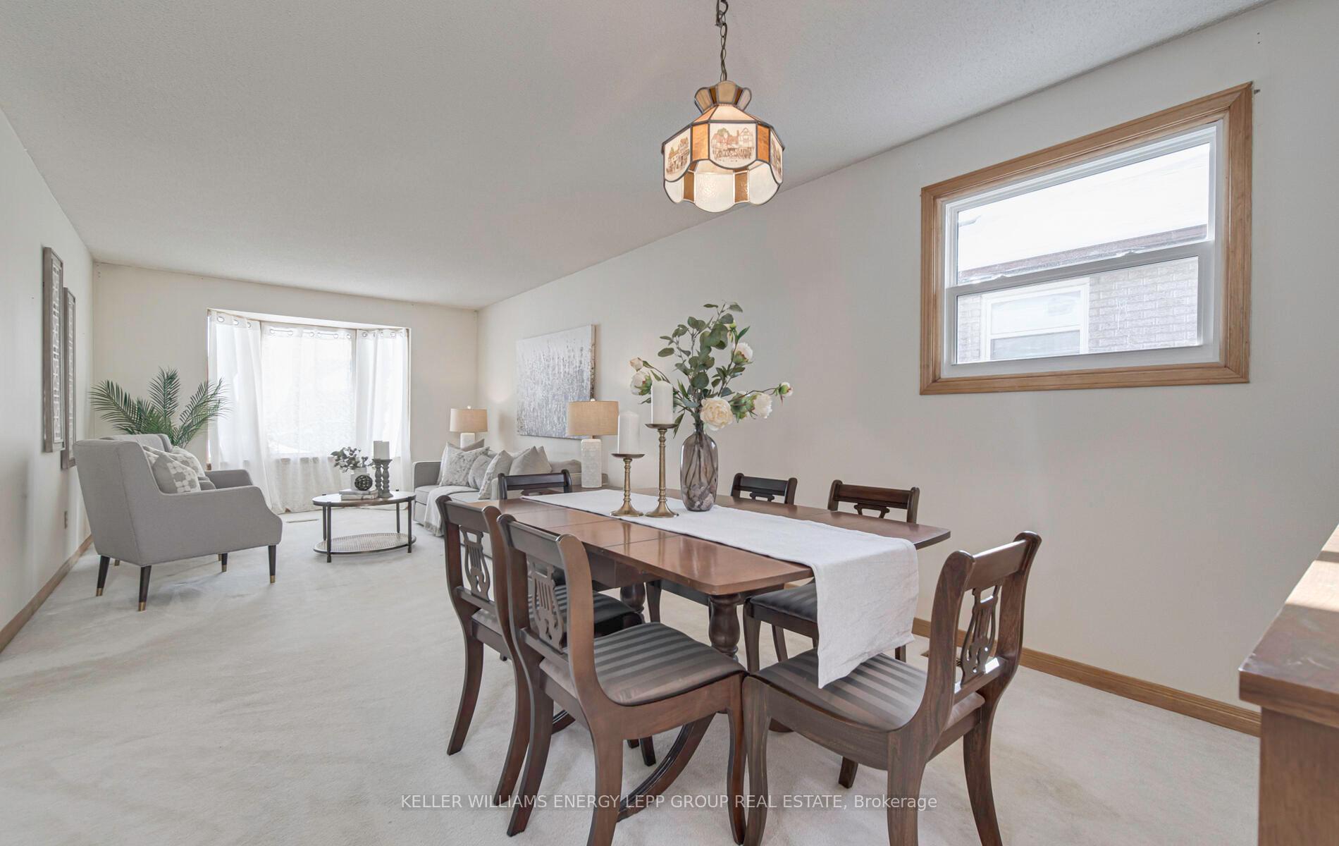 Photo 11 of 8 Hialeah Crescent, Whitby, Blue Grass Meadows — HOMEH