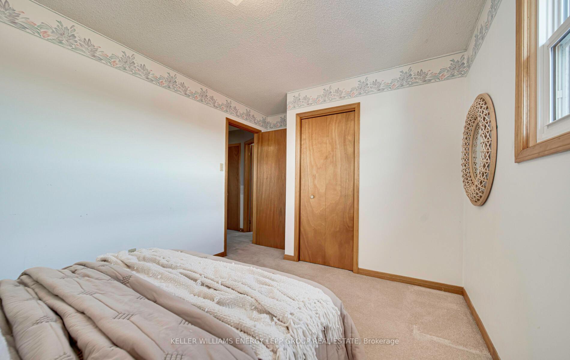 Photo 21 of 8 Hialeah Crescent, Whitby, Blue Grass Meadows — HOMEH