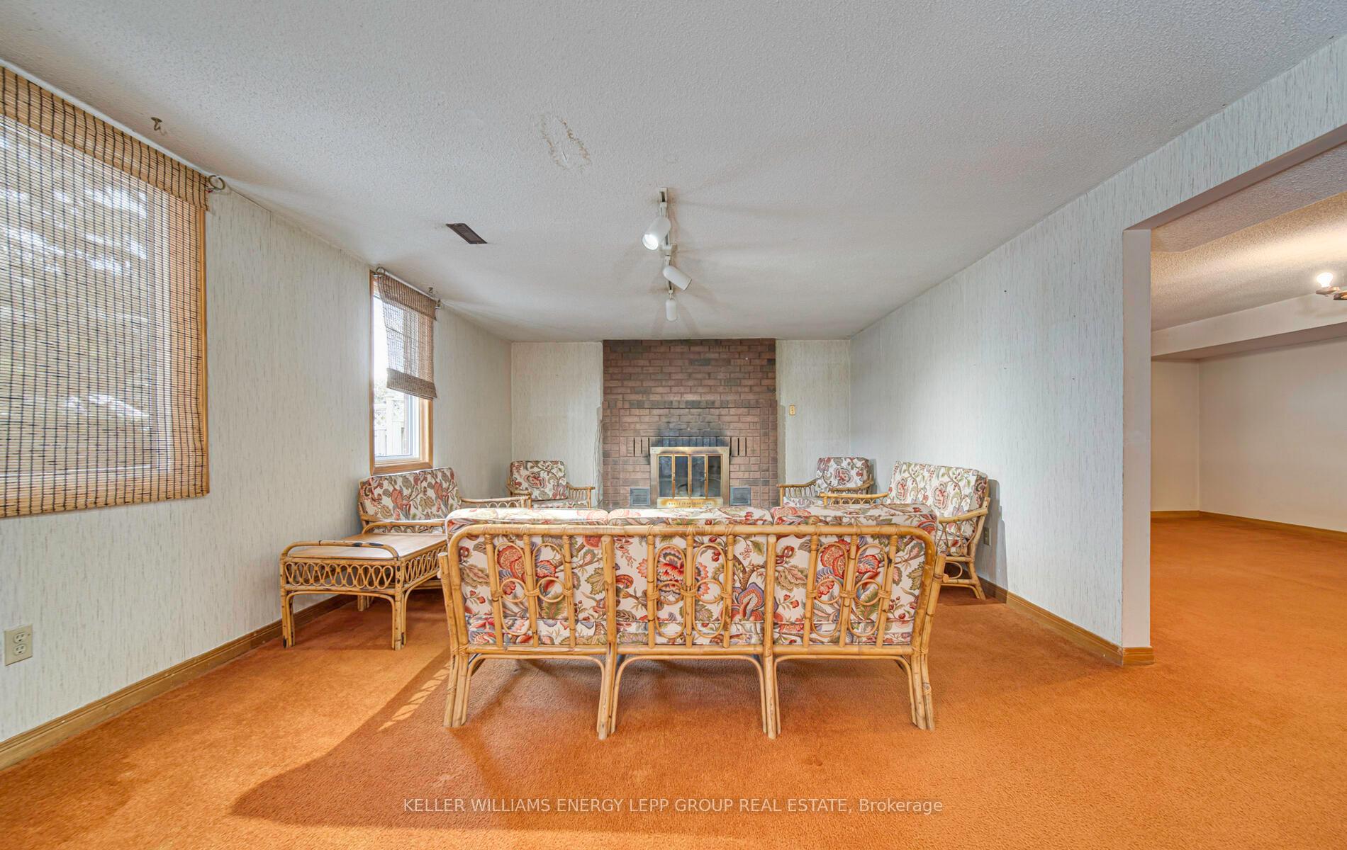 Photo 25 of 8 Hialeah Crescent, Whitby, Blue Grass Meadows — HOMEH