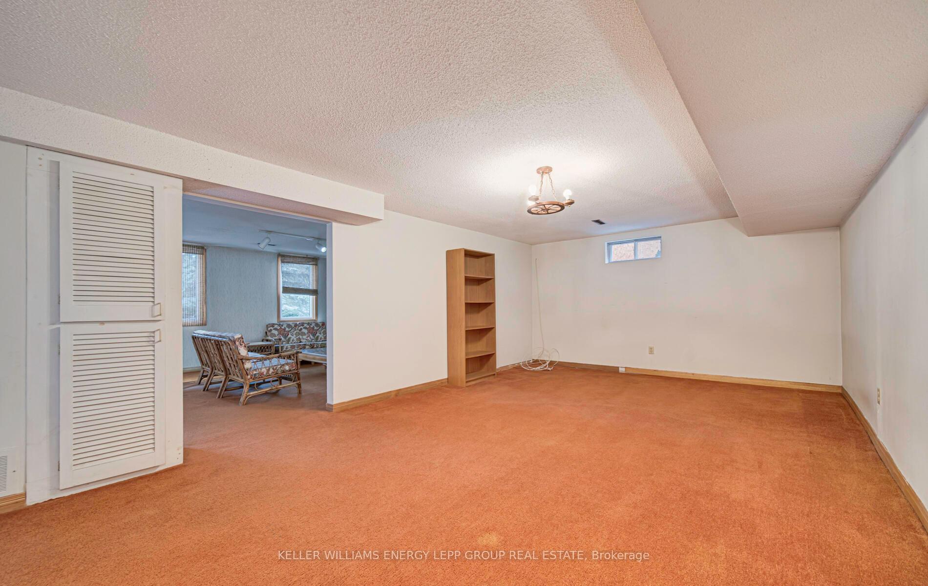 Photo 27 of 8 Hialeah Crescent, Whitby, Blue Grass Meadows — HOMEH
