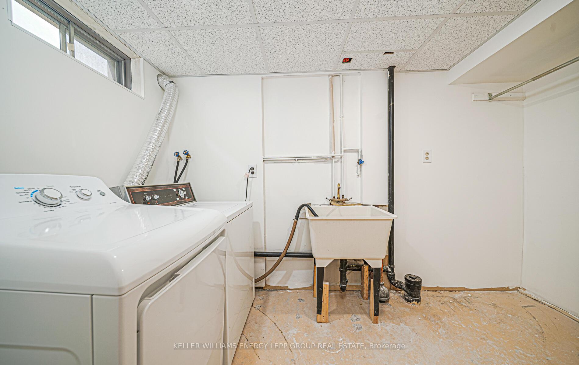 Photo 37 of 8 Hialeah Crescent, Whitby, Blue Grass Meadows — HOMEH