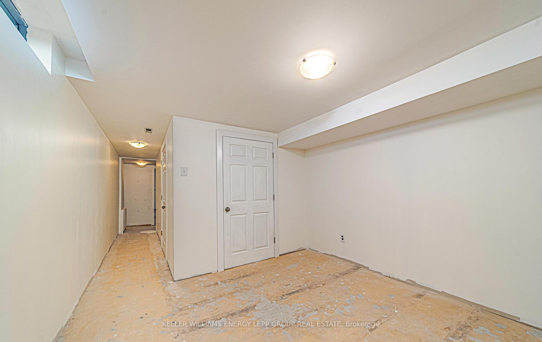 Photo 39 of 8 Hialeah Crescent, Whitby, Blue Grass Meadows — HOMEH