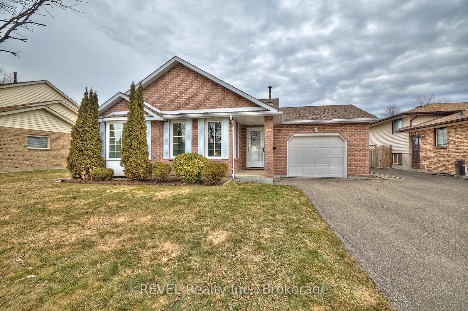 Photo 2 of 40 Northwood Drive, Welland, N. Welland — HOMEH