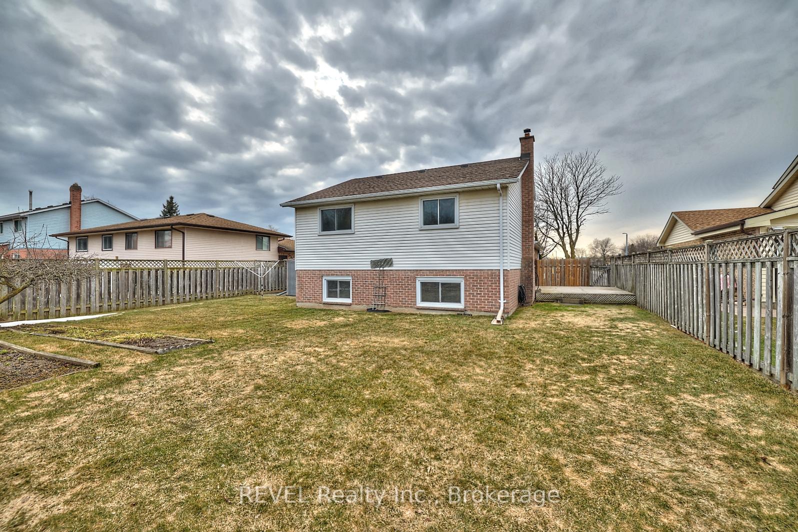 Photo 35 of 40 Northwood Drive, Welland, N. Welland — HOMEH