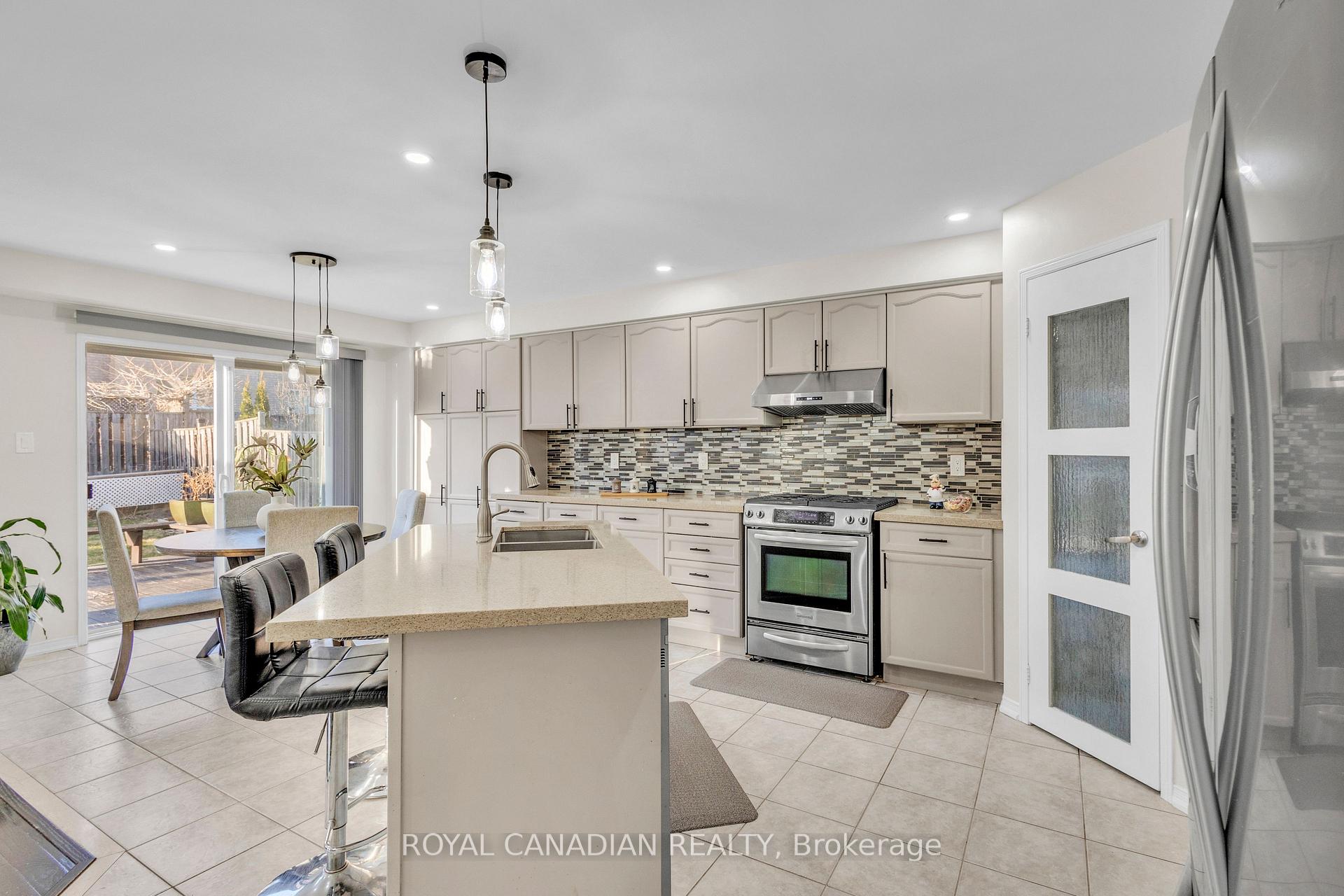 Photo 20 of 1480 Coldstream Drive, Oshawa, Taunton — HOMEH