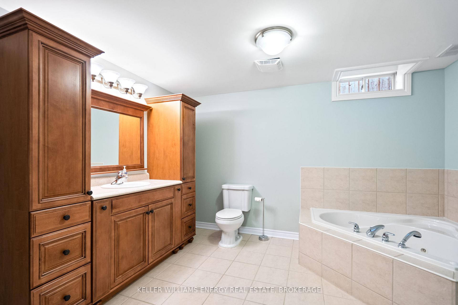 Photo 38 of 12 Preservation Place, Whitby, Williamsburg — HOMEH