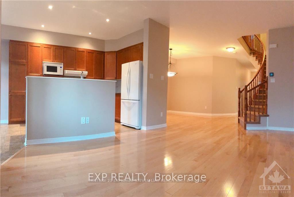 Photo 9 of 735 Nakina Way, Ottawa, Riverside South/Gloucester Glen — HOMEH
