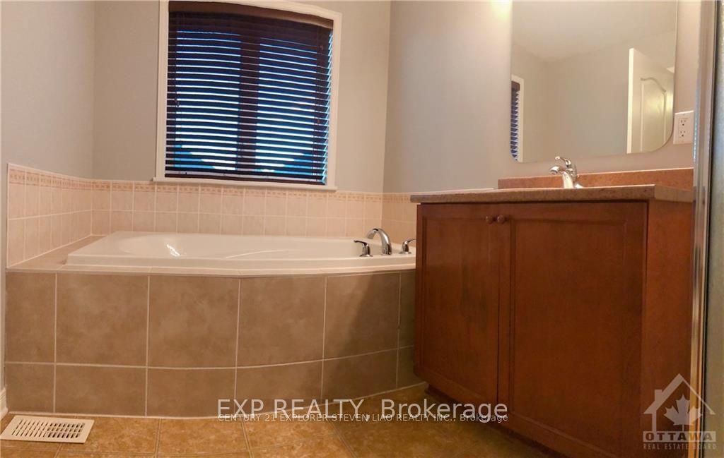 Photo 16 of 735 Nakina Way, Ottawa, Riverside South/Gloucester Glen — HOMEH