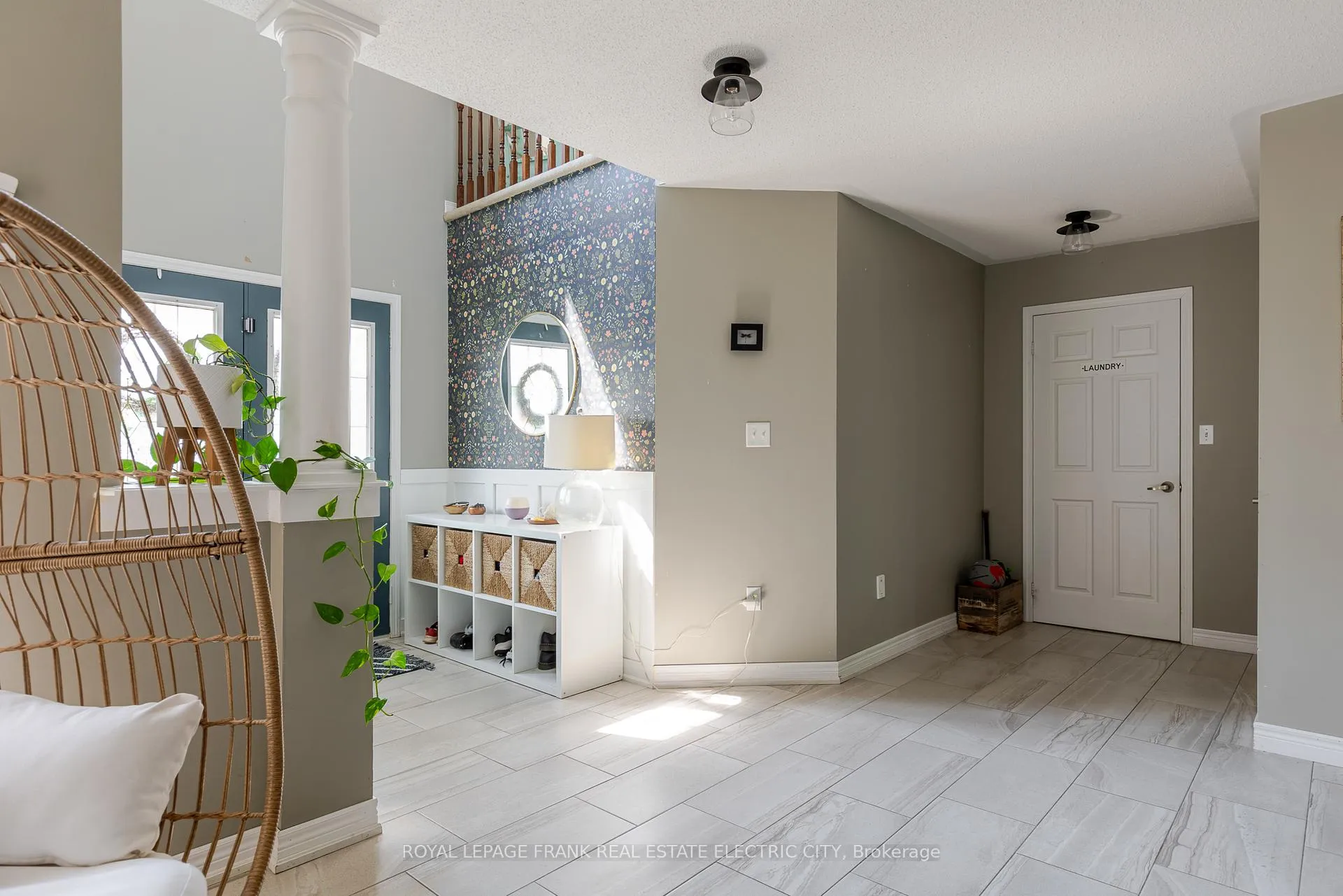 Photo 10 of 664 Tully Crescent, Peterborough, Monaghan Ward 2 — HOMEH